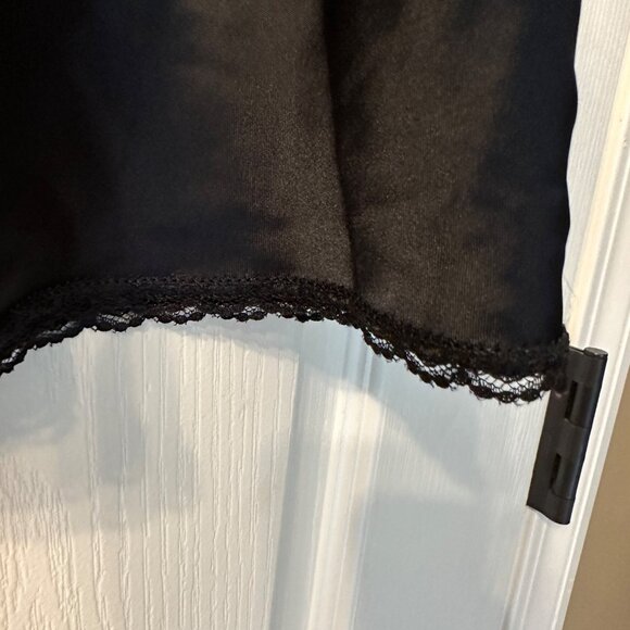 Warners | VTG Black Satin Slip Skirt Lace Trim Slit Small 55317 Fairy Goth - Picture 7 of 9